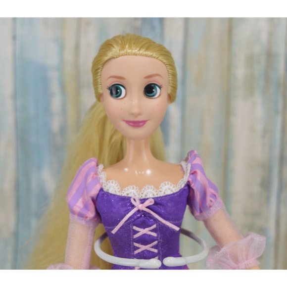 RARE Disney Store Tangled Rapunzel 16" Singing Doll 🎵When Will My Life Begin🎵 - Picture 8 of 12